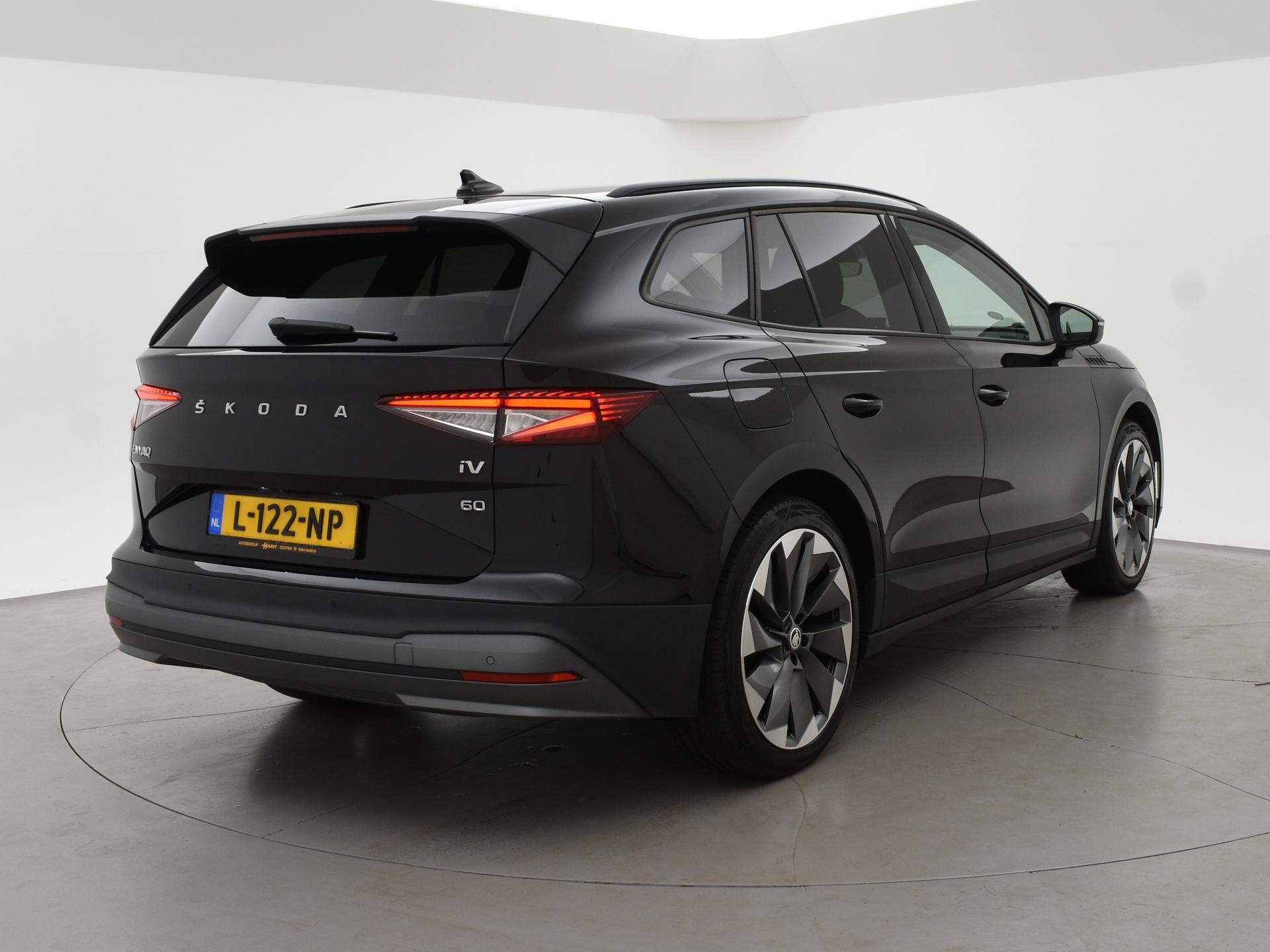 Skoda Enyaq iV 60 FIRST EDITION + CHRYSTAL LIGHTNING | 21 IN, Auto's, Skoda, Automaat, 34 min, Achterwielaandrijving, Gebruikt
