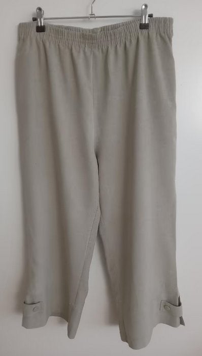 Grijsgroene driekwart zomerse broek, maat 46, Kleding | Dames, Oosterveldweg 15, 7274 DZ, Verzenden, Maat 46/48 (XL) of groter
