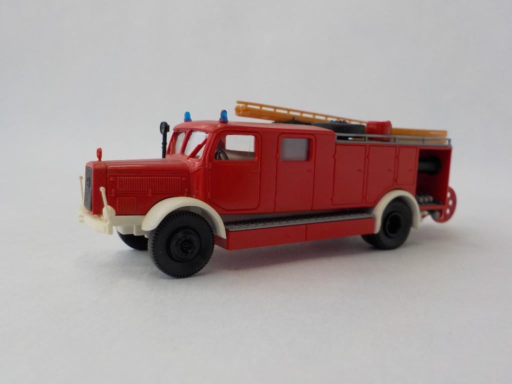 Brekina  Mercedes-Benz L 4500 S LF25 Feuerwehr Brandweer, Ophalen of Verzenden, Zo goed als nieuw, Overige typen, Brekina