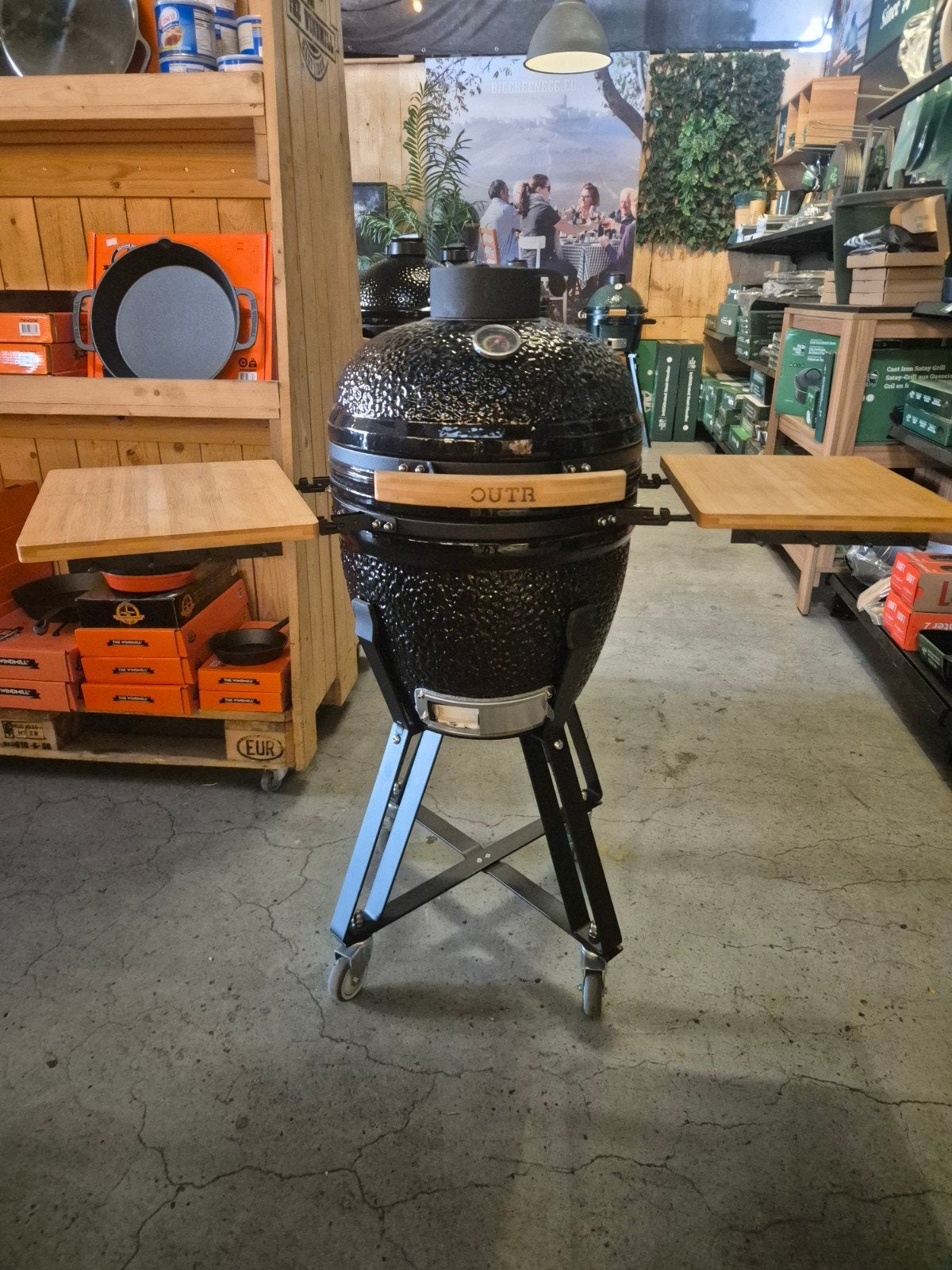 OUTR Kamado BBQ - IN PRIJS VERLAAGD, Ophalen, Zo goed als nieuw, OUTR