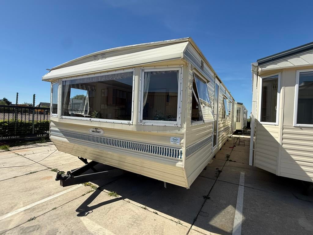 Willerby Granada 370 x 10.50 m /2 slk / Douche/wc + Gebracht