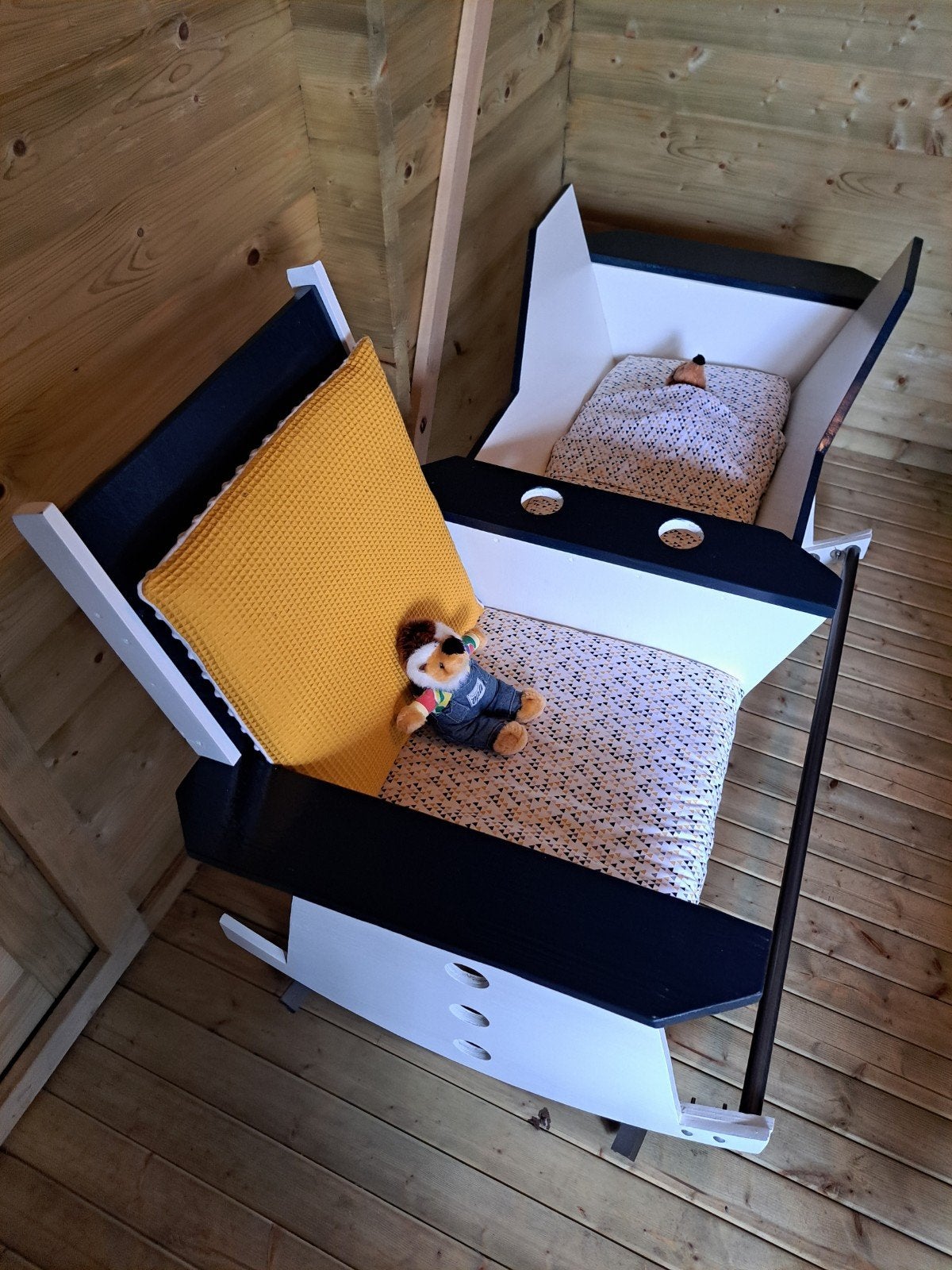 Unieke schommelbank/wieg voor pasgeboren baby, Kinderen en Baby's, Babywiegjes en Ledikanten, Ophalen, Zo goed als nieuw, Wieg