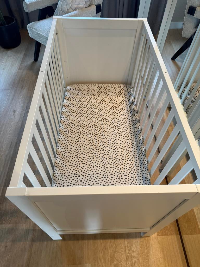 Baby meegroei ledikant - 60x120 - incl matras, Kinderen en Baby's, Babywiegjes en Ledikanten, Ophalen, Zo goed als nieuw, Ledikant