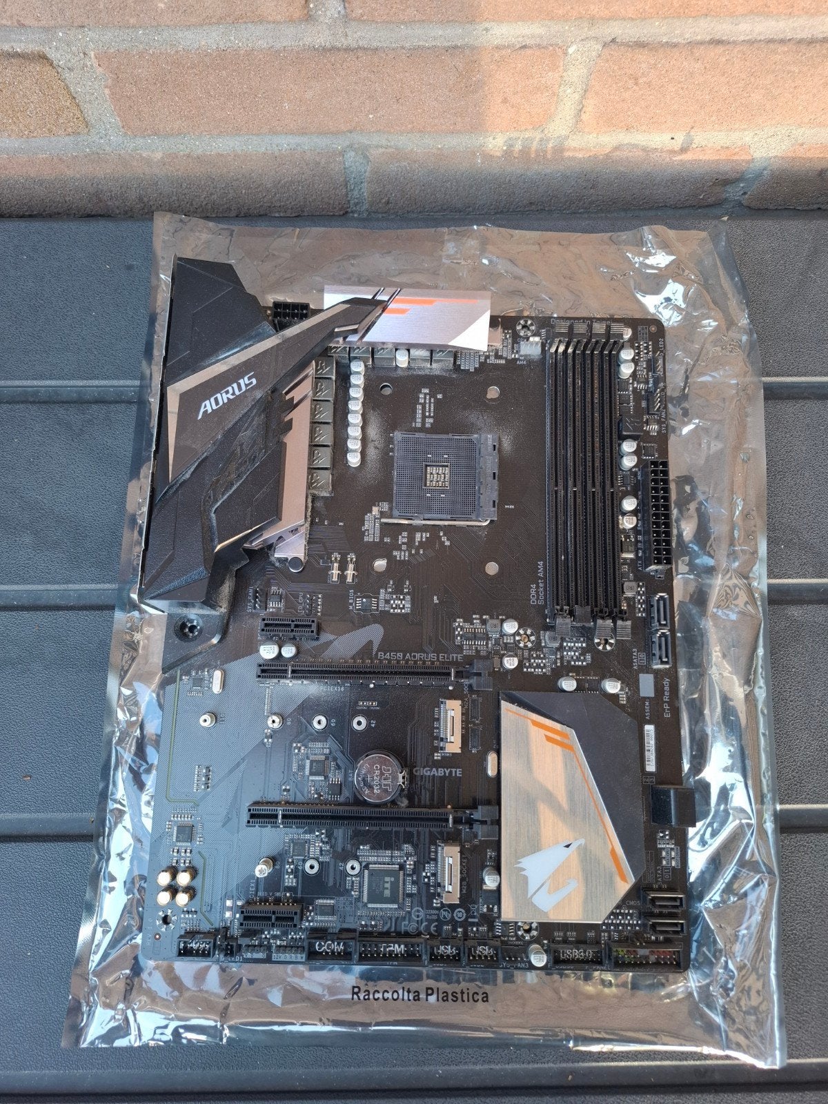 Gigabyte B450 AORUS Elite Moederbord, Computers en Software, Moederborden, Ophalen of Verzenden, DDR4