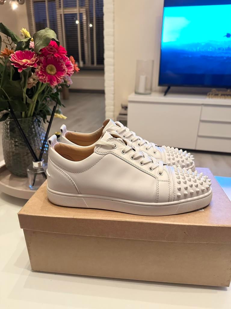 CHRISTIAN LOUBOUTIN SCHOENEN VERKOCHT, Wit, Overige typen, Ophalen of Verzenden, Zo goed als nieuw