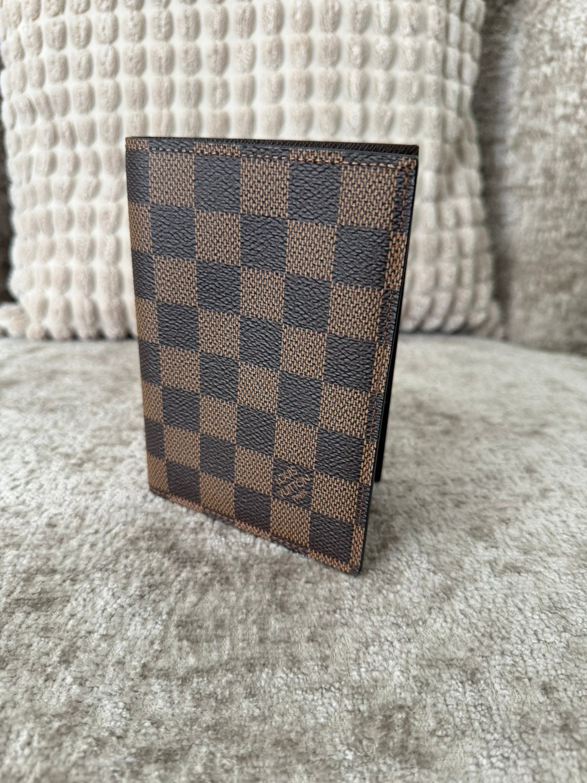Louis Vuitton Passport Cover met doos, Ophalen of Verzenden, Nieuw, Bruin, Overige merken