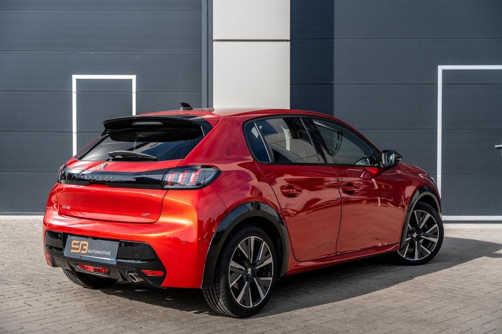 Peugeot 208 1.2 PureTech GT Carplay|360 Cam|Navi|Vol!, Voorwielaandrijving, 101 pk, Zwart, 1199 cc