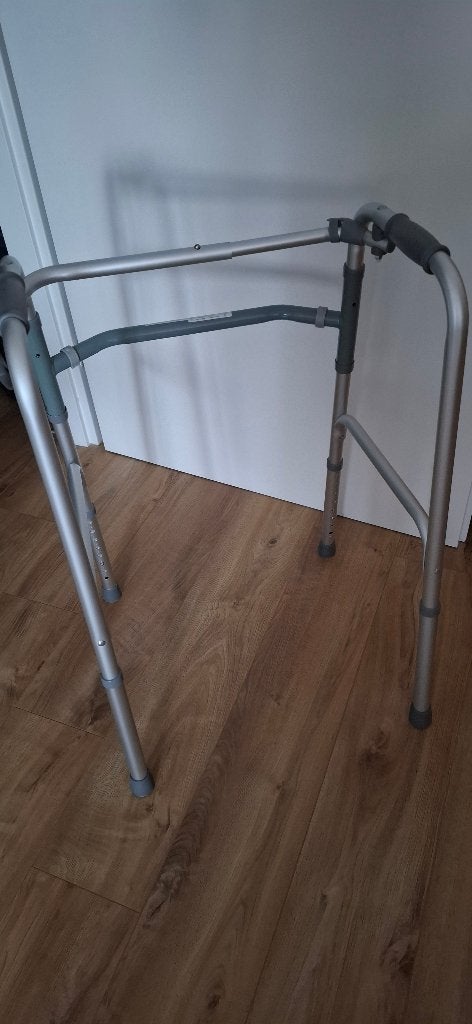 Looprek inklapbaar, Diversen, Ophalen, In hoogte verstelbaar, Zo goed als nieuw