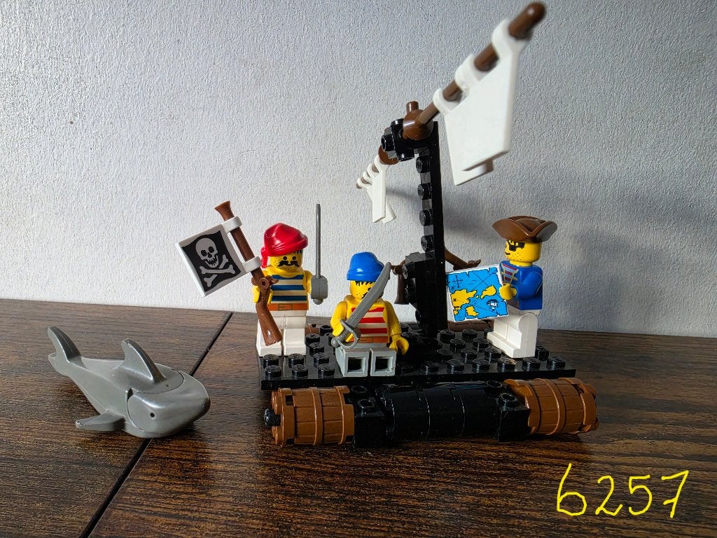 Lego 6257, piraten op vlot met haai, Kinderen en Baby's, Speelgoed | Duplo en Lego, Lego, Compleet, Zo goed als nieuw, Complete set