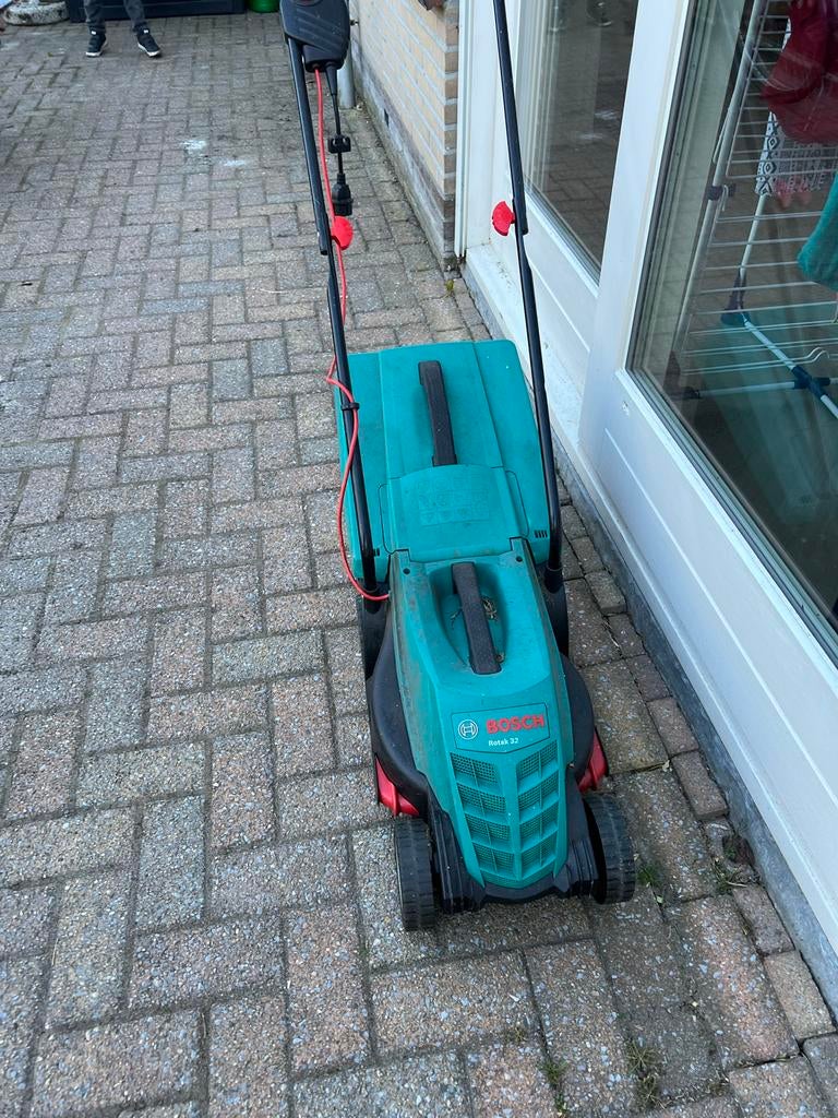 Bosch Rotak 37 elektrische grasmaaier, Ophalen, Cirkelmaaier, Gebruikt, Elektrische grasmaaier