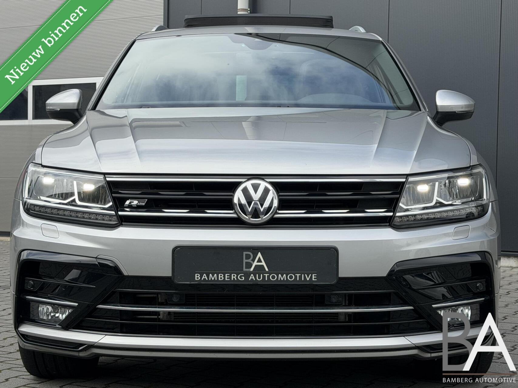Volkswagen Tiguan 2.0 TSI 4Motion R-line|pano|trekhaak|leder, Auto's, Gebruikt, 4 cilinders, 2500 kg, Leder