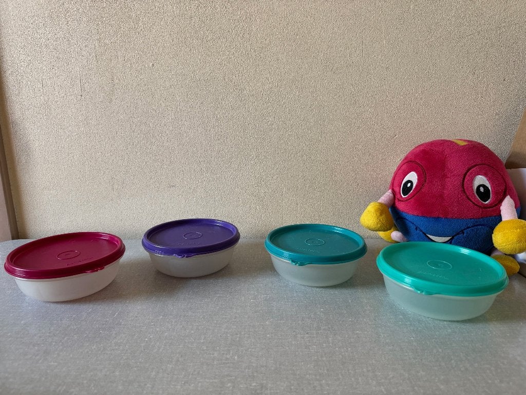 4 NETTE stapelbare voorraad bakjes van TUPPERWARE 300 ML, Gebruikt, Overige kleuren, 300 ml, Met deksel