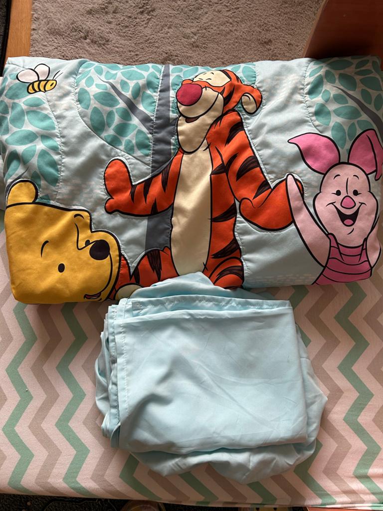 Kinderbed met matras en beddengoed (Winnie de Poeh), Kinderen en Baby's, Kinderkamer | Bedden, Gebruikt, 140 tot 160 cm, 70 tot 85 cm