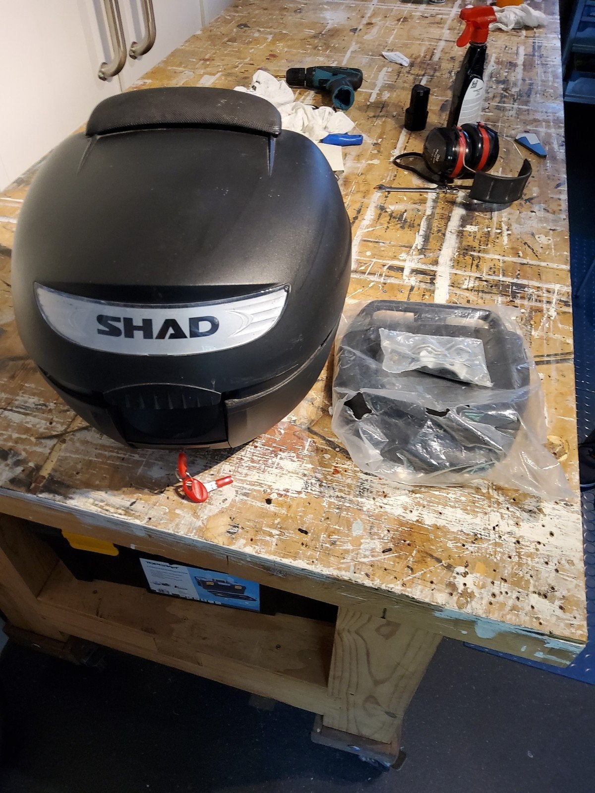 Te koop shad 26 koffer met rugkussen en  bevestigingsplaat, Motoren, Ophalen