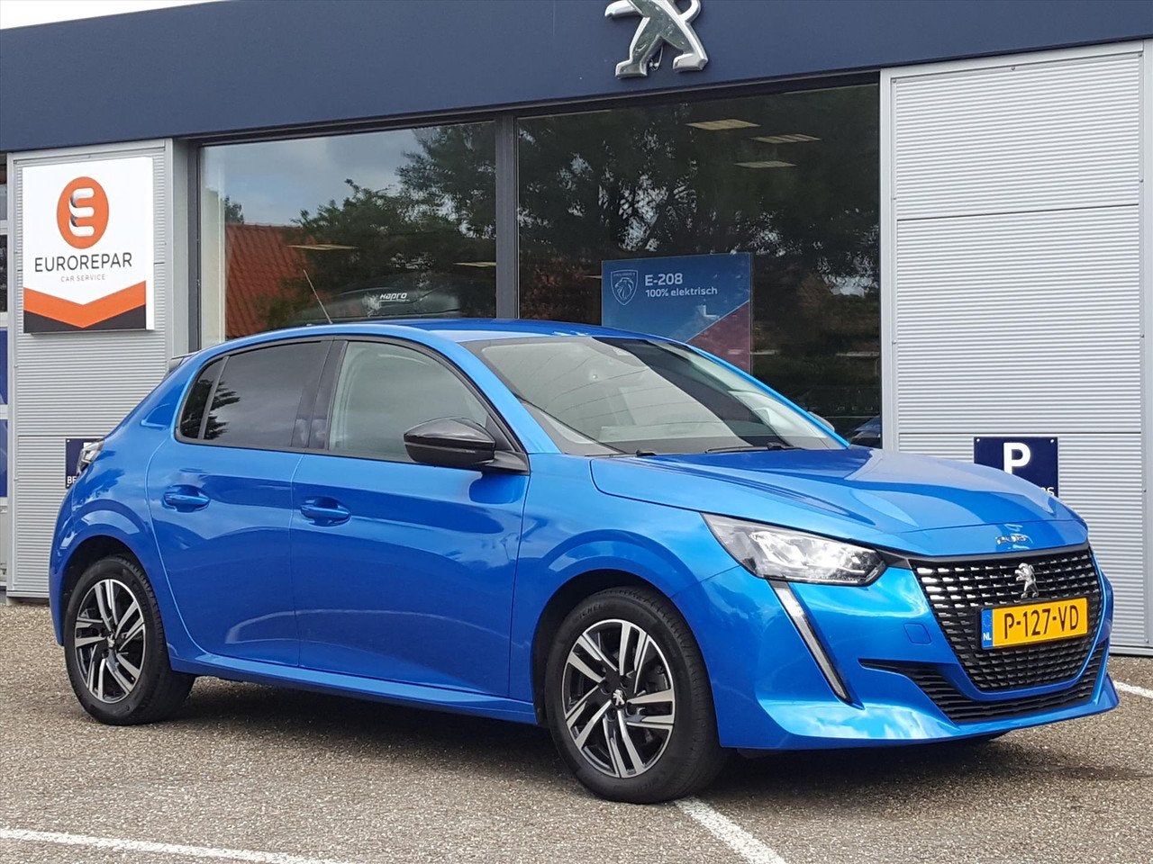 Peugeot 208 ALLURE 1.2-100pk Apple Carplay & Android Auto |, Auto's, Voorwielaandrijving, 101 pk, Gebruikt, Blauw