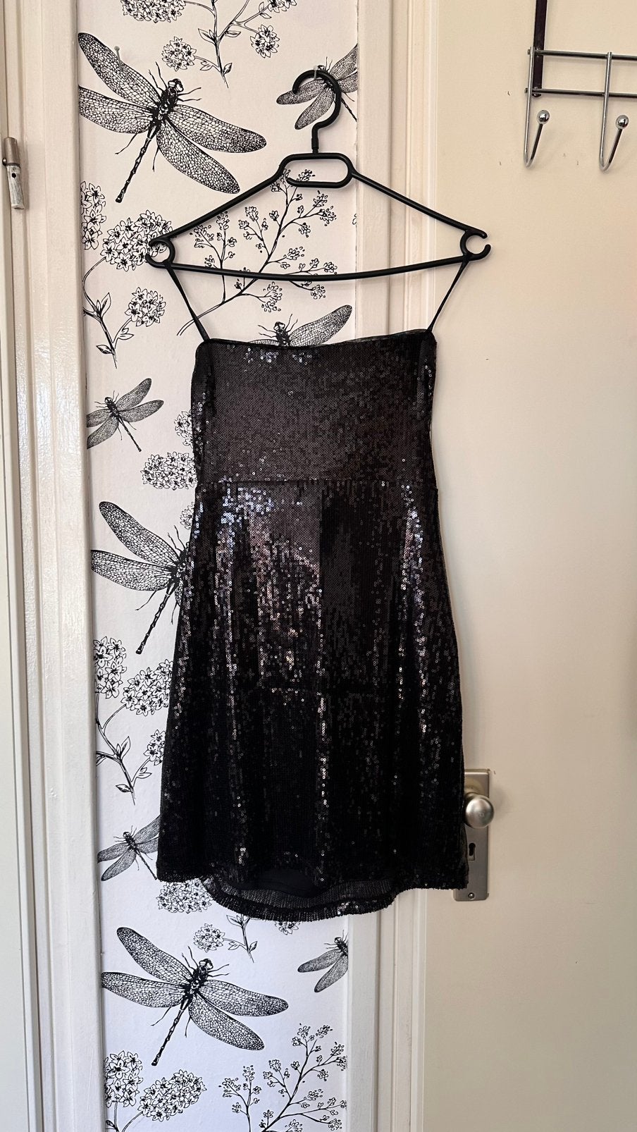 BCBG strapless feest-/clubjurk met pailletten, maat L, Zwart, Maat 42/44 (L), Ophalen of Verzenden, Zo goed als nieuw