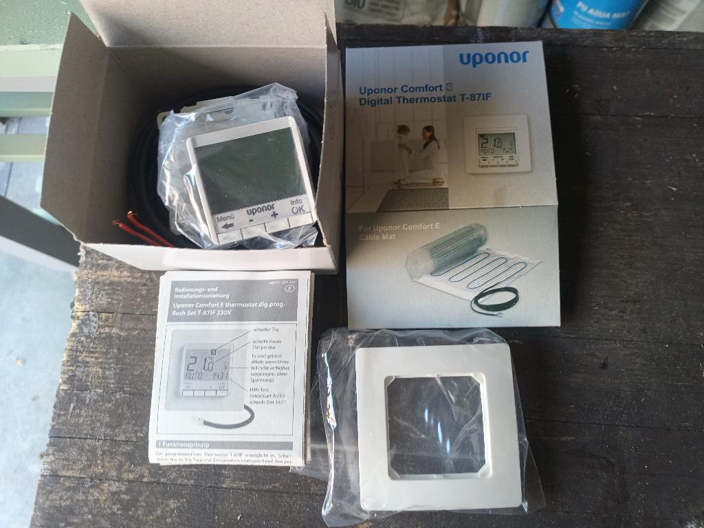Uponor Comfort Digital Thermostaat T-87IF NIEUW, Ophalen of Verzenden, Nieuw