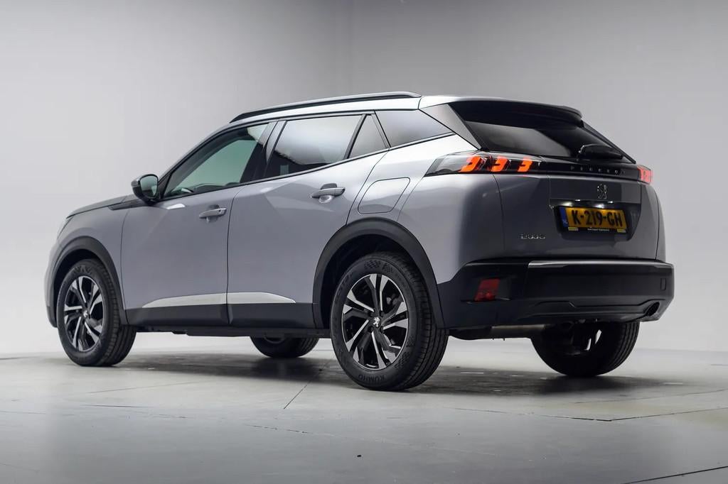 Peugeot 2008 1.2 PureTech Allure [ LED Navi Camera Apple Car, 1163 kg, 101 pk, Gebruikt, 4 stoelen