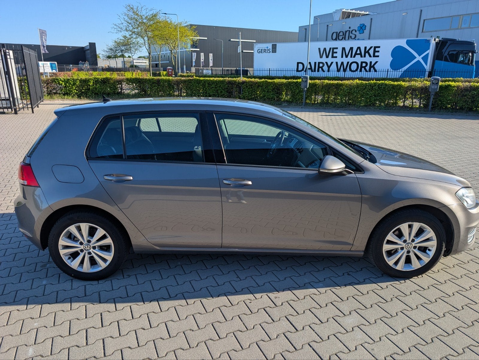 Volkswagen Golf 1.6 TDI 81KW 5D 2016 Grijs, Auto's, Voorwielaandrijving, Euro 5, Stof, Zwart