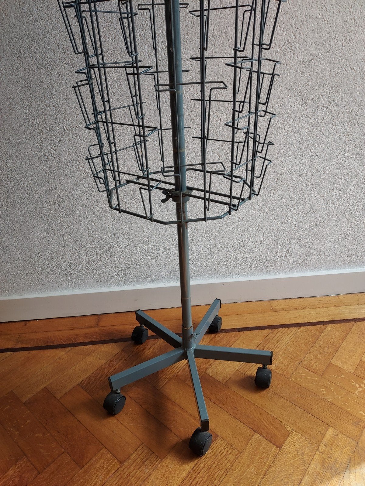 Handige grijze draaicarroussel 187.5 cm hoog, Ophalen