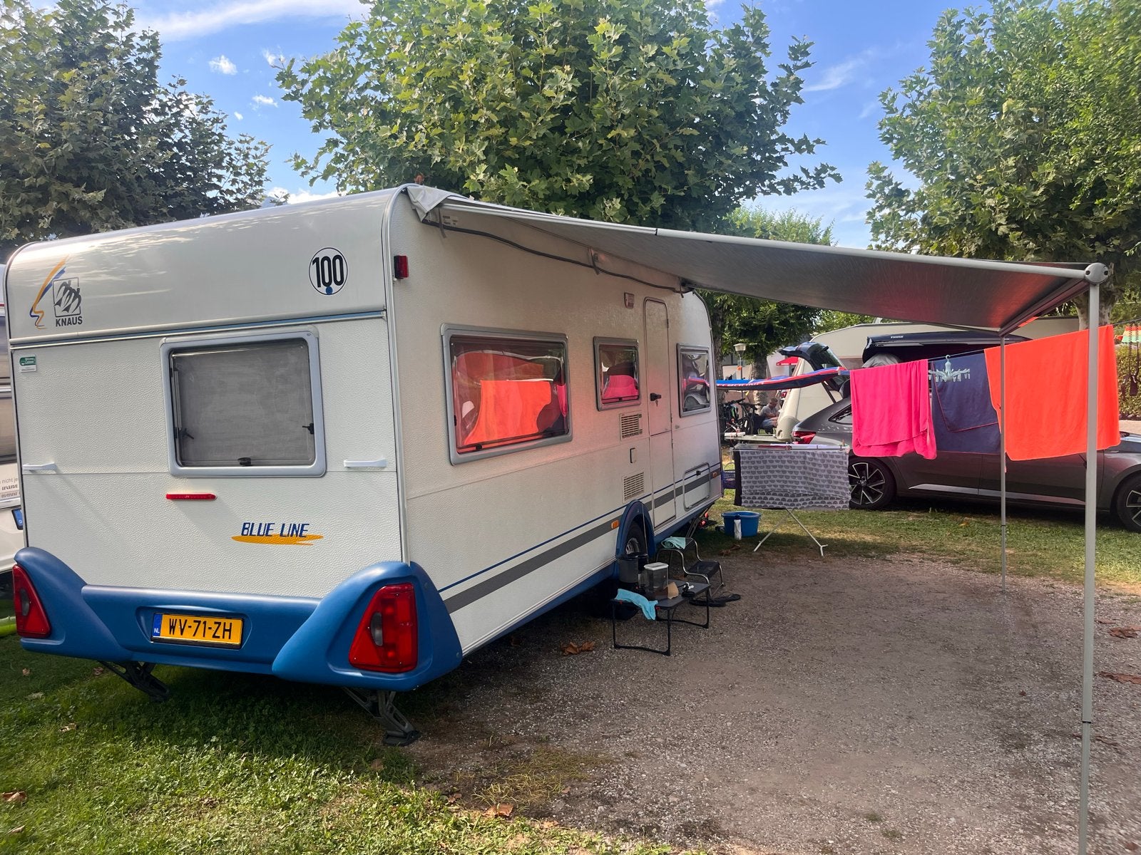 Knaus Blueline 500TK - Airco en Thule luifel, Vast bed, Airco, Treinzit, Particulier
