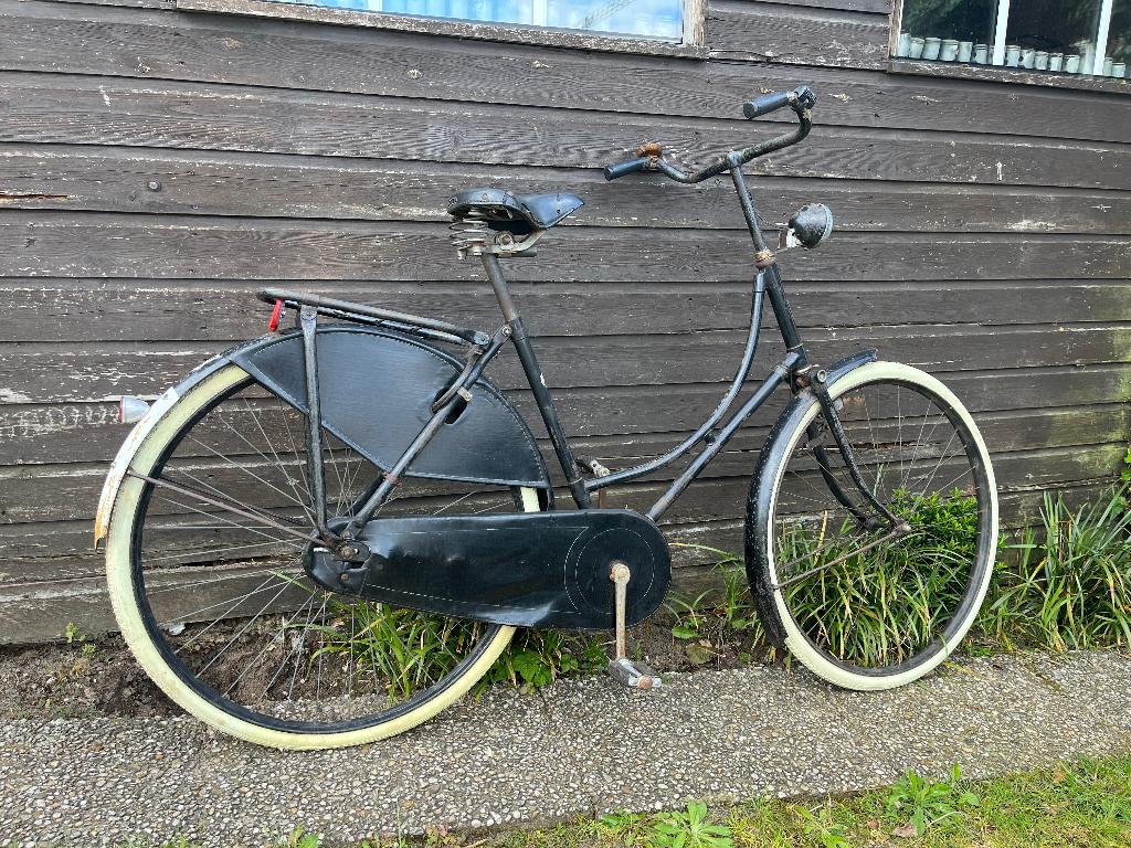 T. Hartog Rhenen, Terugtraprem, 47 tot 51 cm, Jaren '40, Ophalen