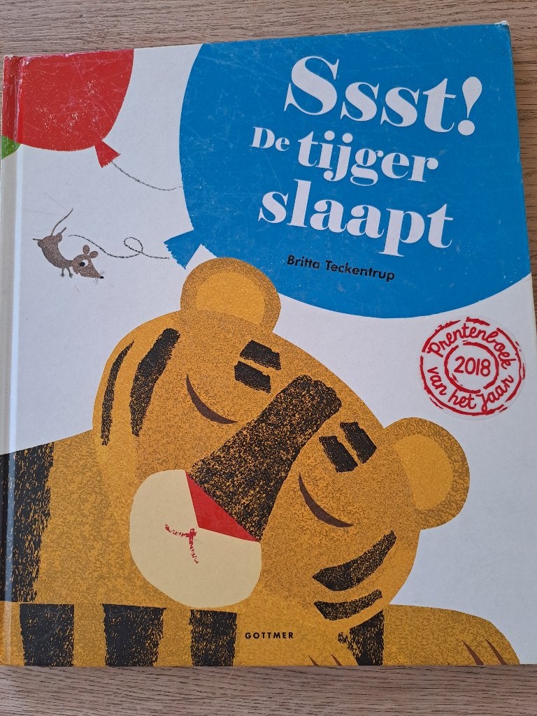 STTT! DE TIJGER SLAAPT. BRITTA TECKENTRUP. PRENTENBOEK 2018, Gelezen, Ophalen of Verzenden, 2 tot 3 jaar, Britta Teckentrup