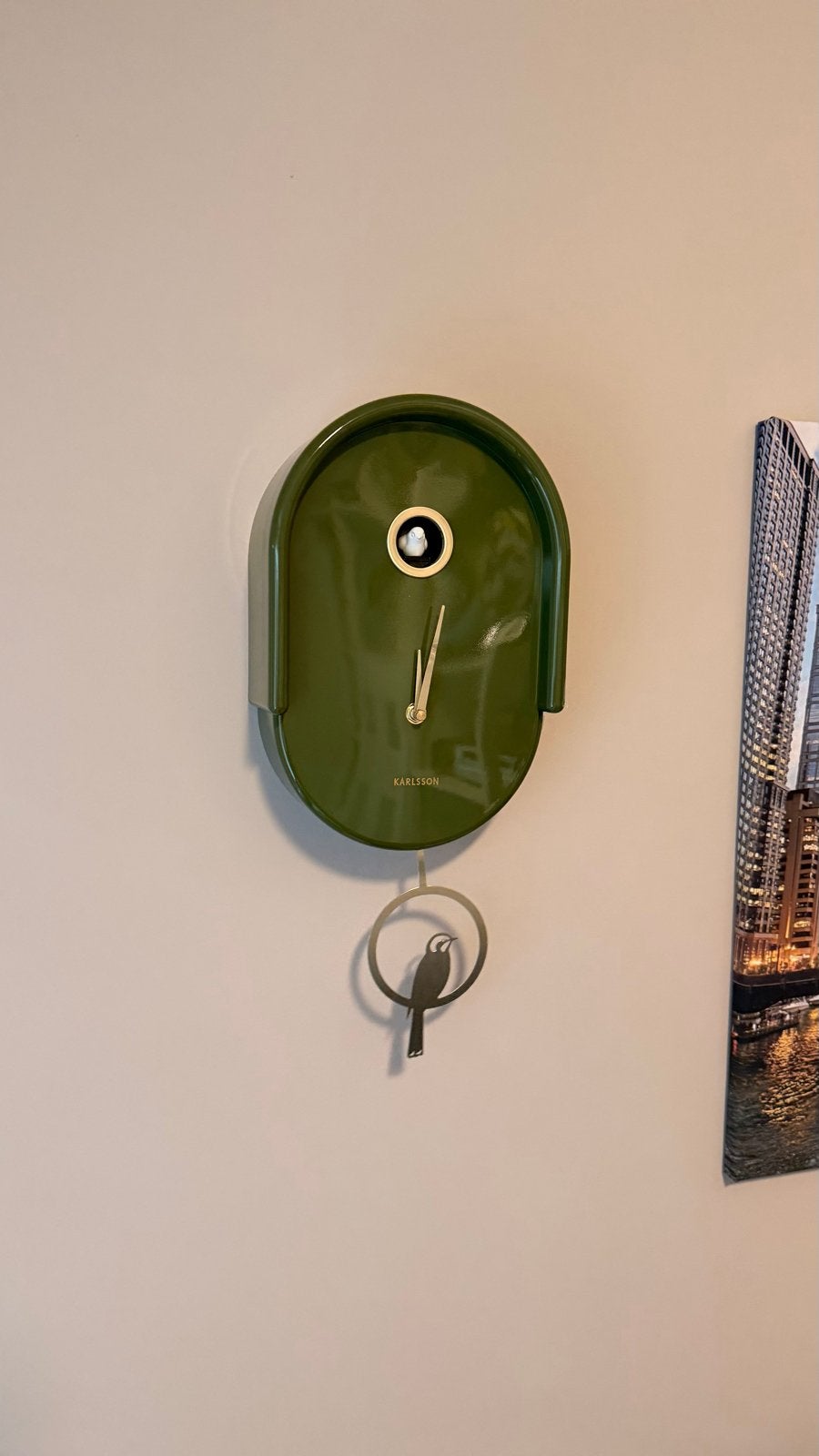 Nieuwe Groene Karlsson Klok met Vogel Pendel, Verzenden, Nieuw, Analoog, Wandklok