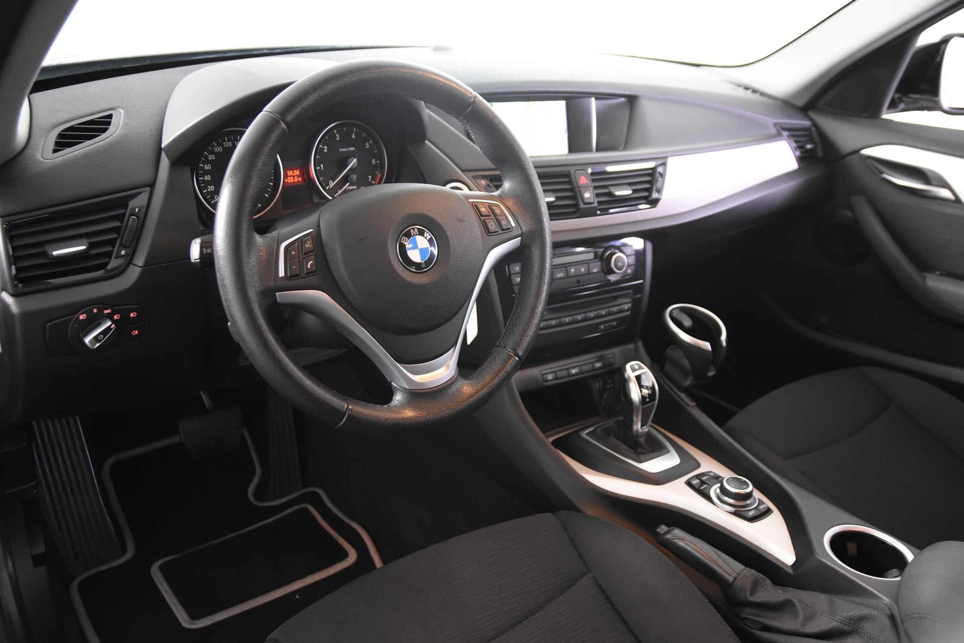 BMW X1 sDrive20i *Navigatie*PDC*Trekhaak*, 4 cilinders, Origineel Nederlands, 184 pk, SUV of Terreinwagen