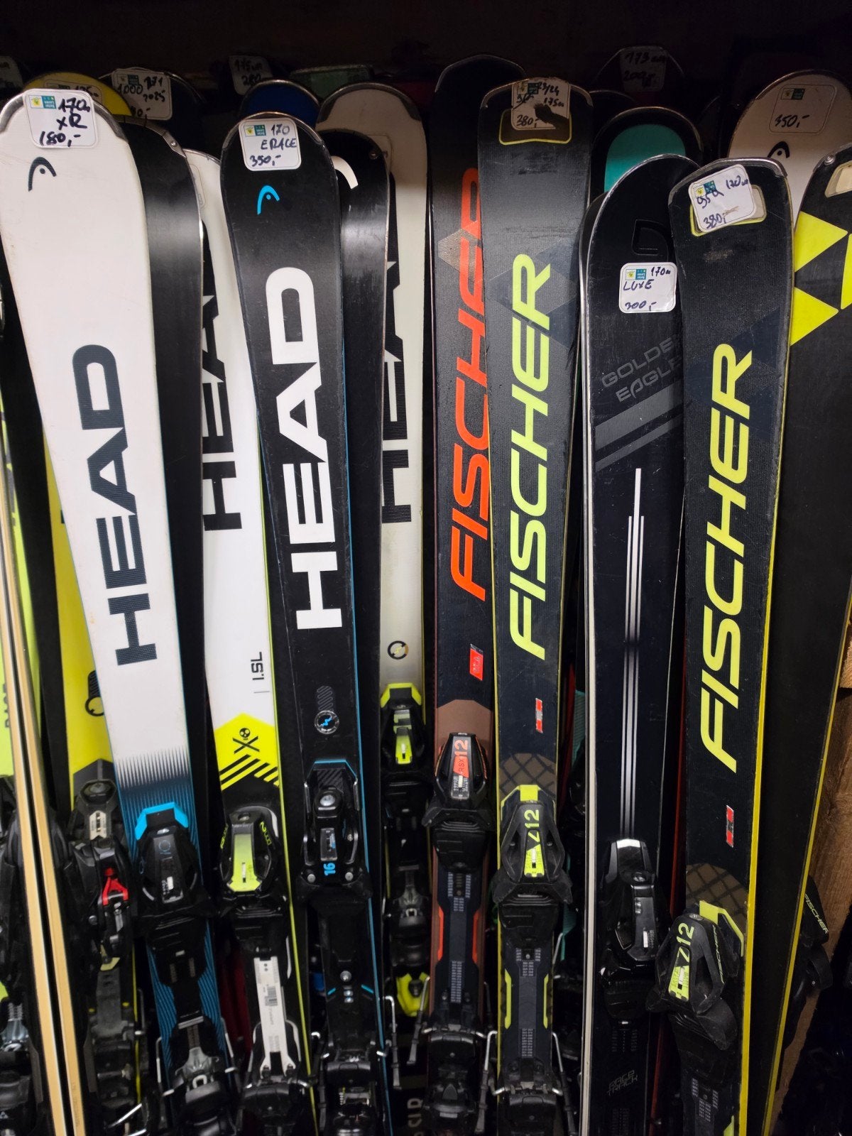 Kijk VOOR MIJ ADVERTENTIES! GROOTSTE VOORRAAD SKIS! 5 STER!