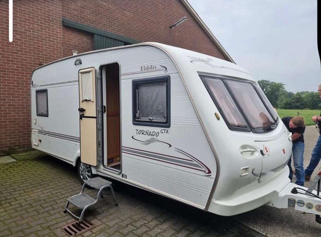 Elddis Tornado GTX Caravan - Comfortabel en Compleet, Elddis, Rondzit, Omvormbare zithoek, Particulier