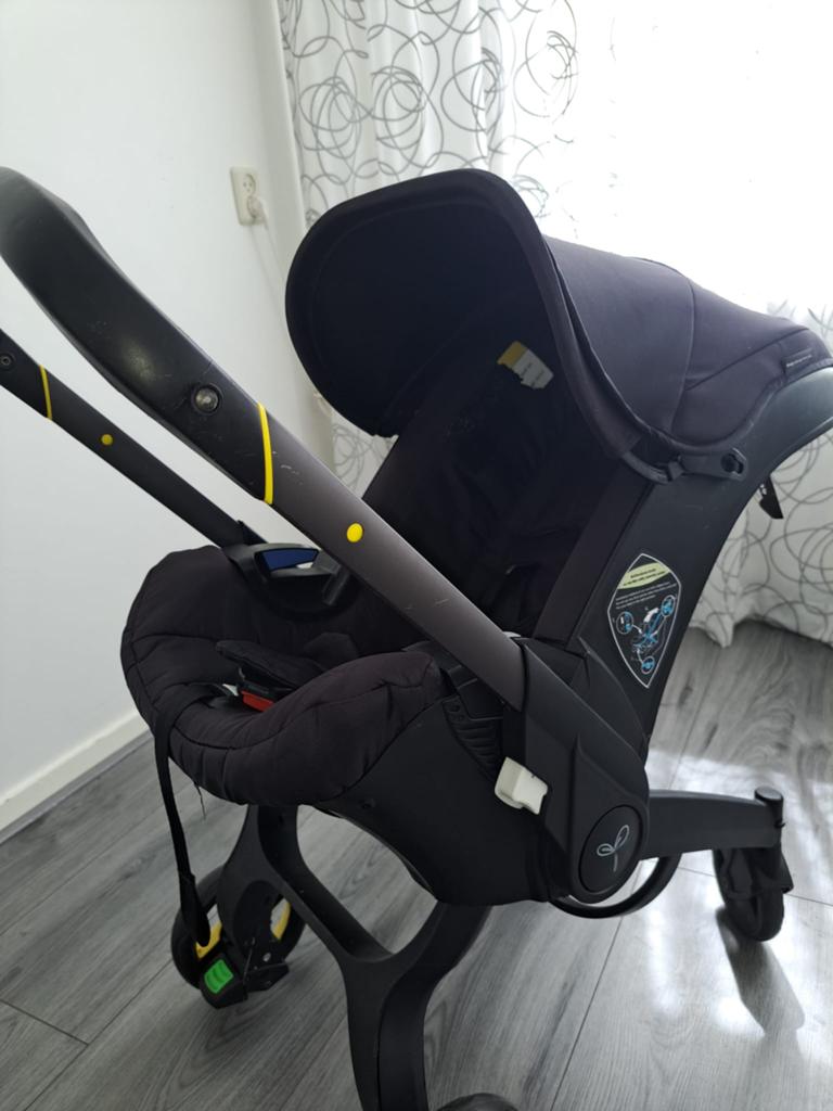 Doona kinderwagen + autostoel, Kinderen en Baby's, Ophalen, Autogordel, Zo goed als nieuw, 0 t/m 13 kg