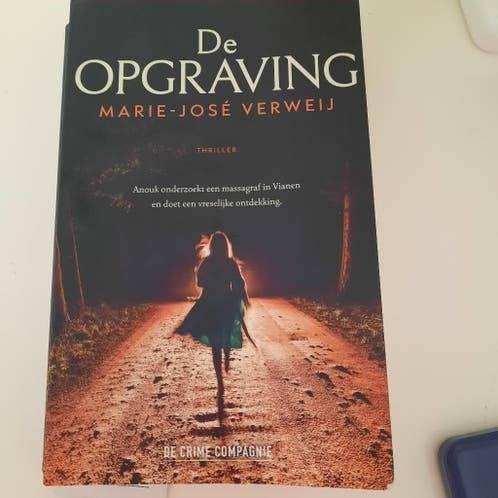 De opgraving schrijfster marie jose verweij, Verzenden, Zo goed als nieuw