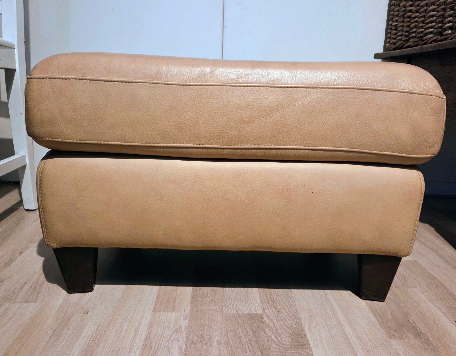 Leren voetenbankje / poef - Beige, Ophalen, Gebruikt, 50 tot 75 cm, Leer