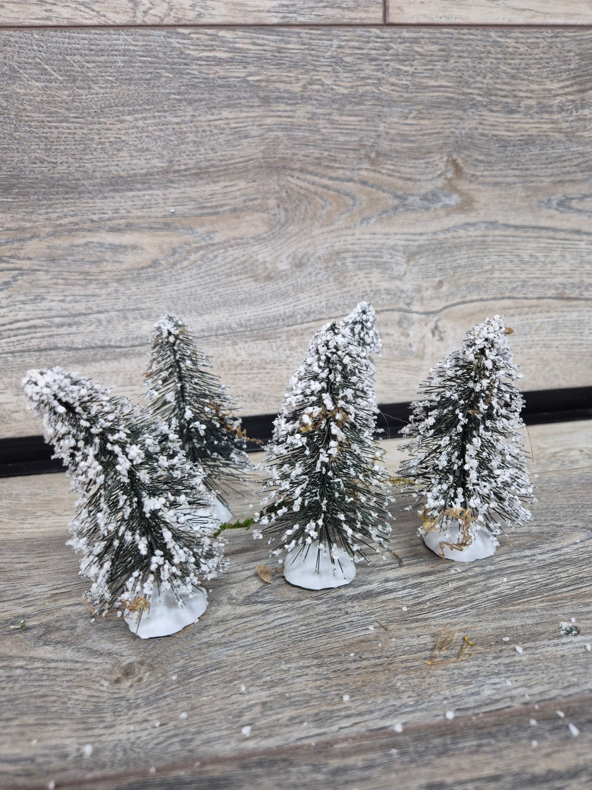 kerstdorp set kleine boompjes kersthuisjes, Diversen, Kerst, Ophalen of Verzenden, Zo goed als nieuw