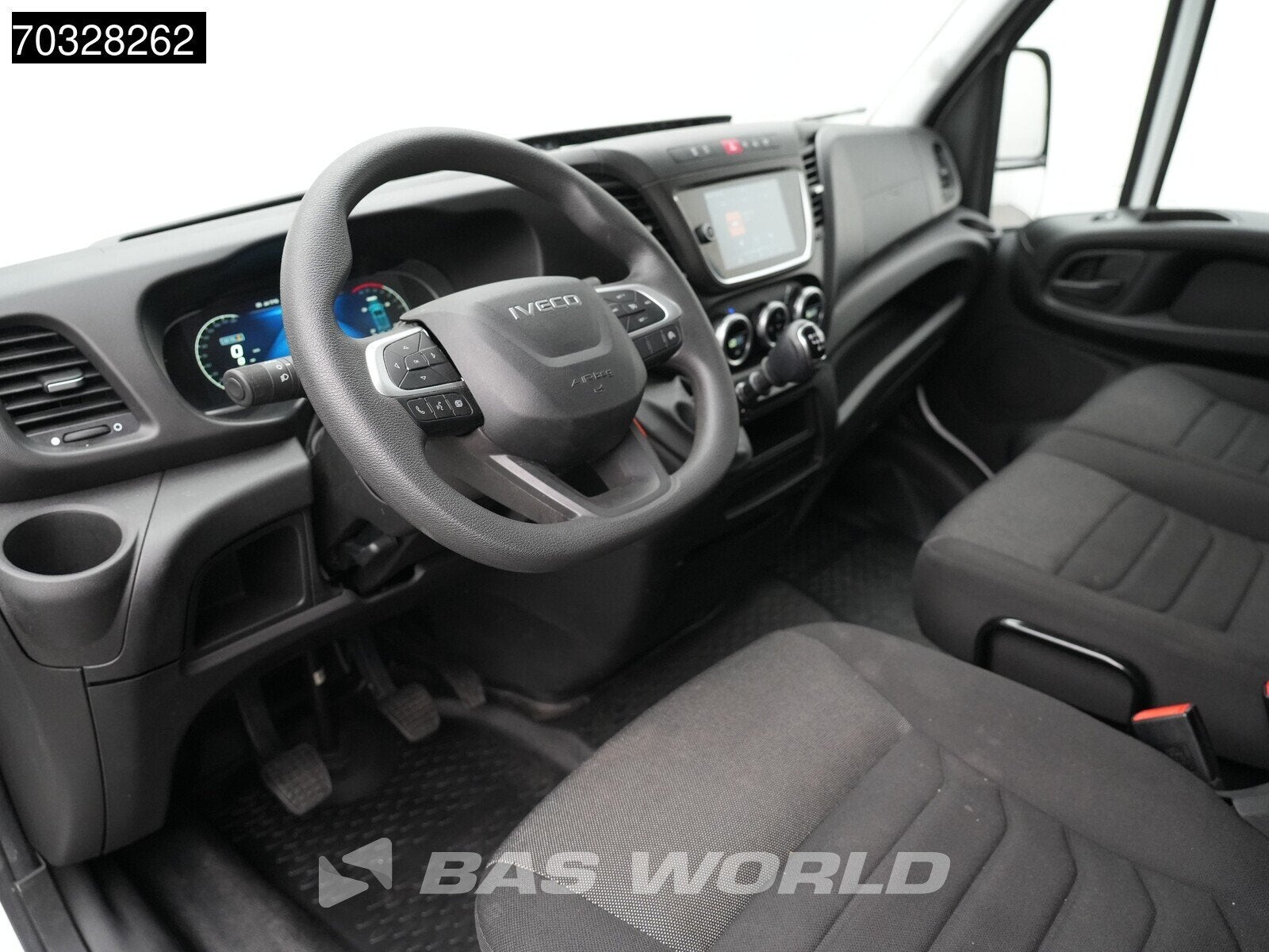 Iveco Daily 35C16 3.0L Laadklep NEW MODEL Dubbellucht 160PK, Auto's, 3127 kg, Stof, Gebruikt, Euro 6