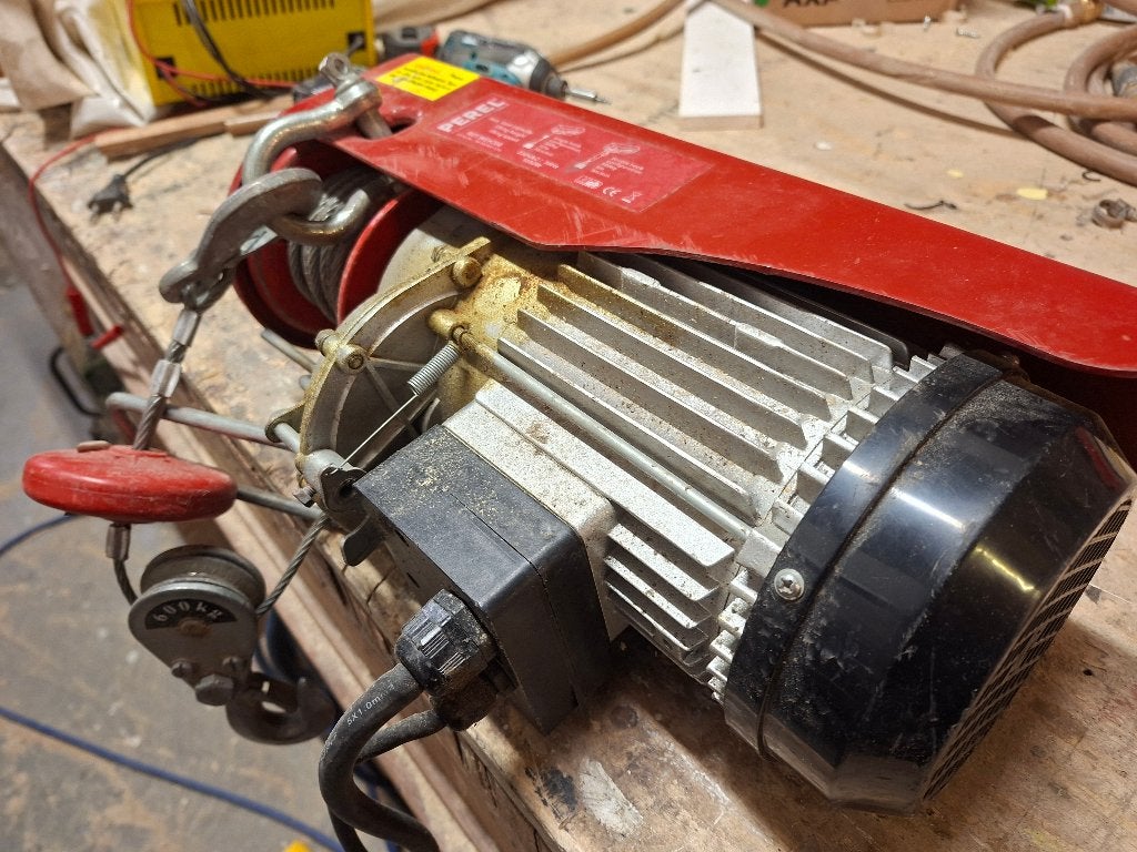 Electrische takel 230 volt., Ophalen, Zo goed als nieuw, Elektrisch