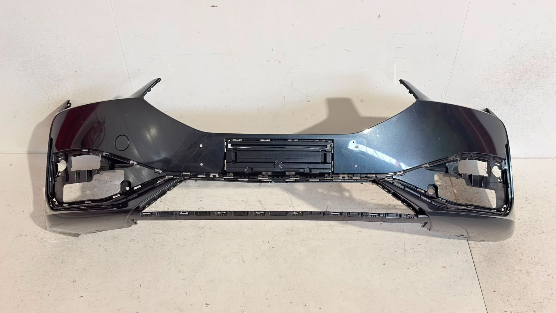 Seat Cupra Leon 5FA IV voorbumper 5FA807217B, Gebruikt, Voor, Autovia A-2, Km 585 585
08760  Martorell, ES, Ophalen of Verzenden