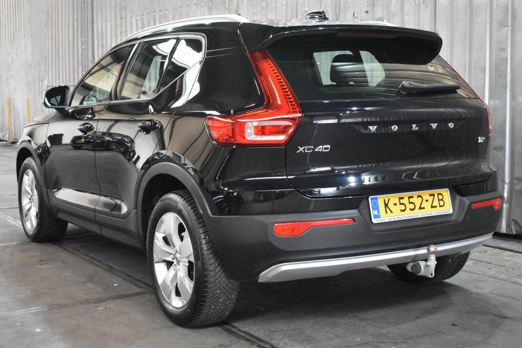 Volvo XC40 T2 129PK Aut. Momentum | Trekhaak | Navigatie | P, Auto's, Gebruikt, Zwart, Origineel Nederlands, SUV of Terreinwagen