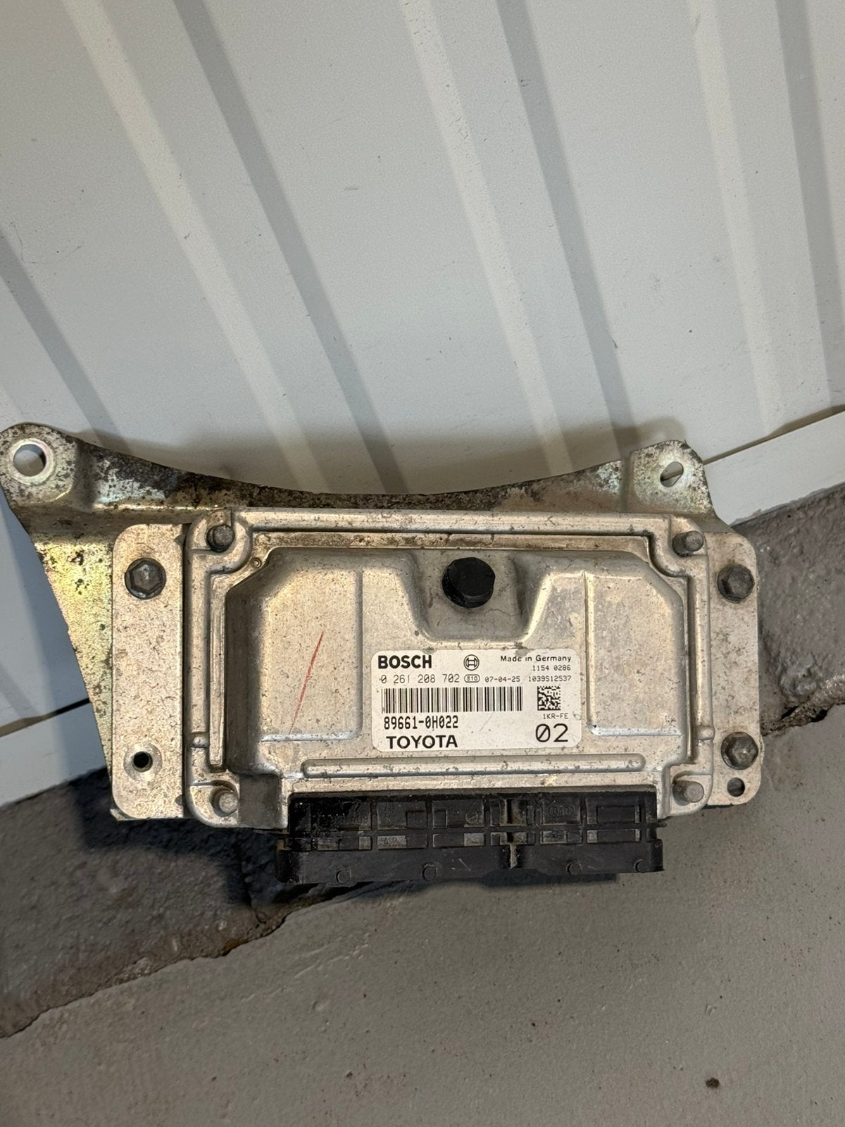Toyota Aygo 1.0 ECU 89661-0H022 Bosch 0261208702, Ophalen of Verzenden, Gebruikt, Toyota