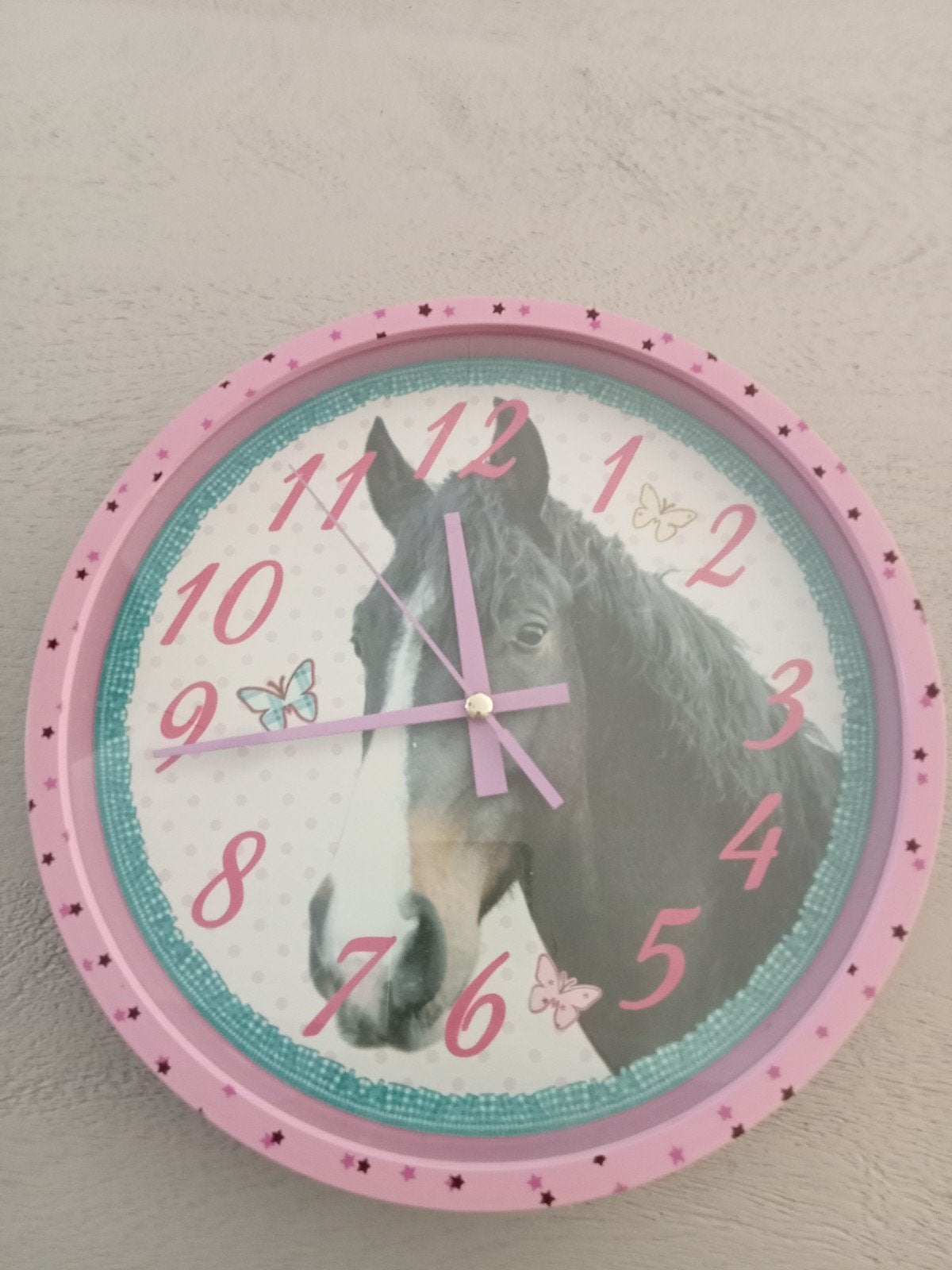 Leuke roze wandklok met paardenprint, Ophalen of Verzenden, Zo goed als nieuw