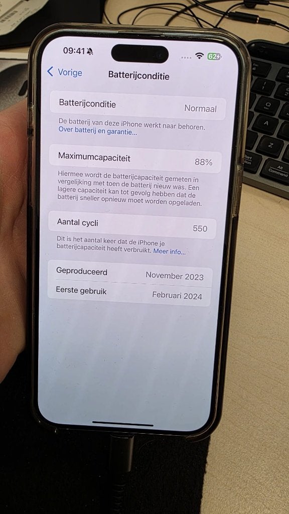 Foto 8 van iPhone 15 Pro Max 256GB White Titanium | Batterij 88%