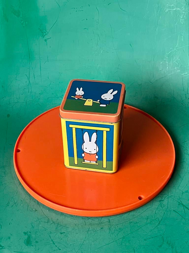 Retro nijntje miffy blikje rechthoek speeltuin Dick Bruna, Verzamelen, Blikken, Ophalen of Verzenden, Gebruikt, Overige, Overige merken