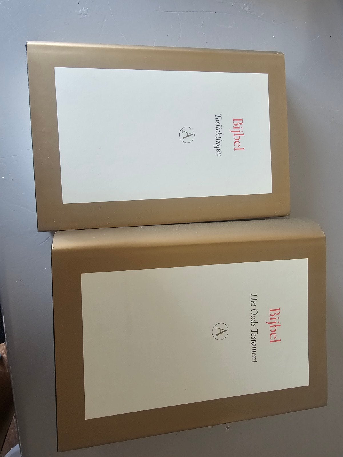 bijbel goude reeks 2 stuks, Ophalen of Verzenden