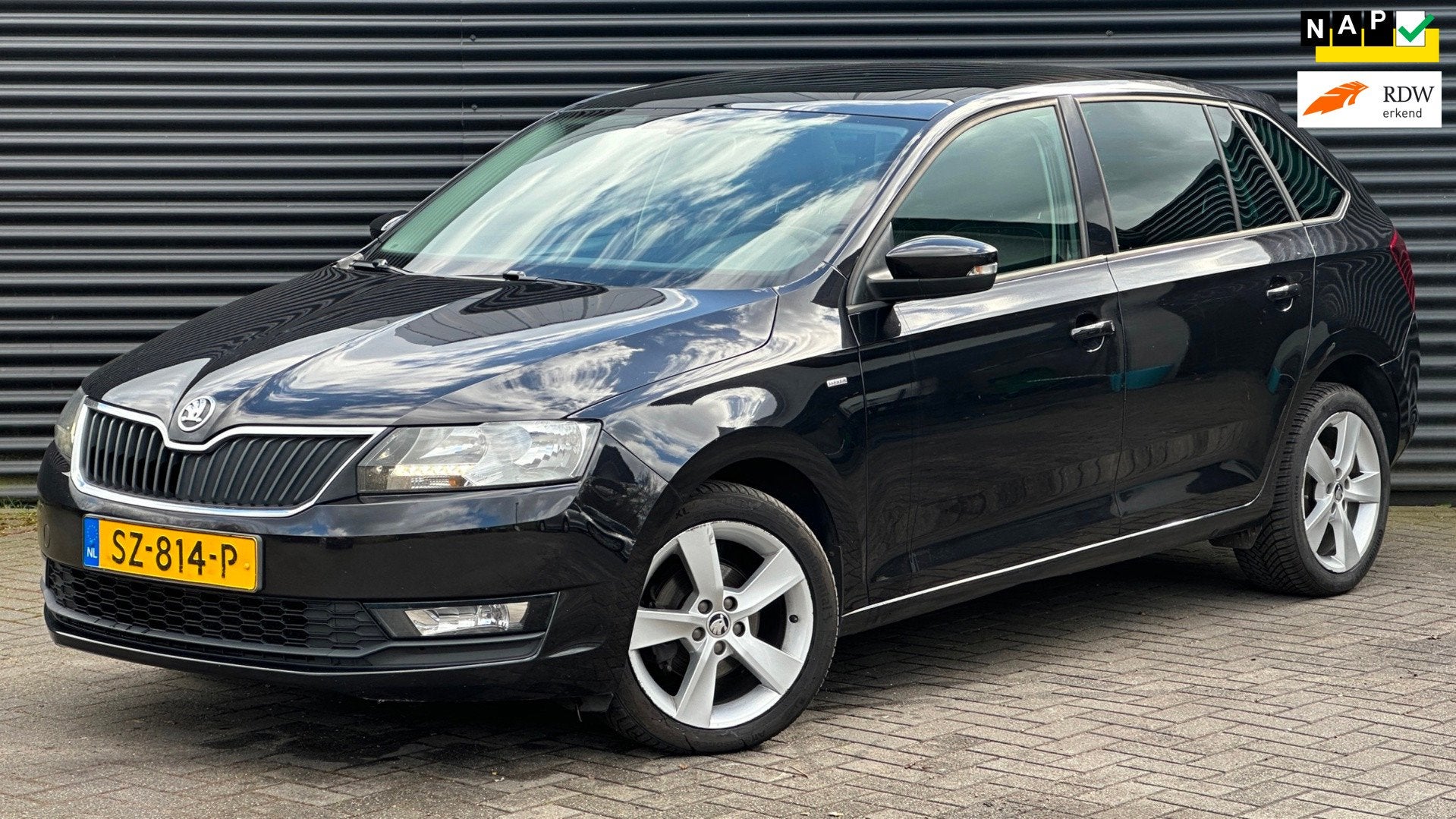 Skoda Rapid Spaceback 1.0 TSI 95pk DSG | Navi | Pano | Clima, Auto's, Stof, Gebruikt, 95 pk, Zwart