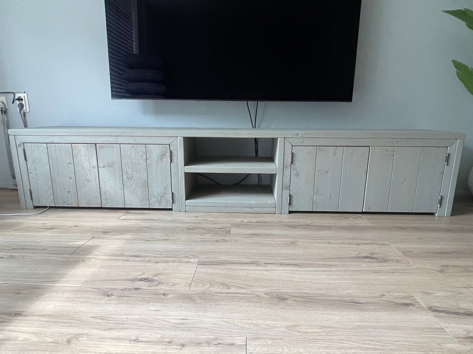 Tv-meubel massief hout  240x40x45 cm, Ophalen, Gebruikt, 200 cm of meer, Minder dan 100 cm