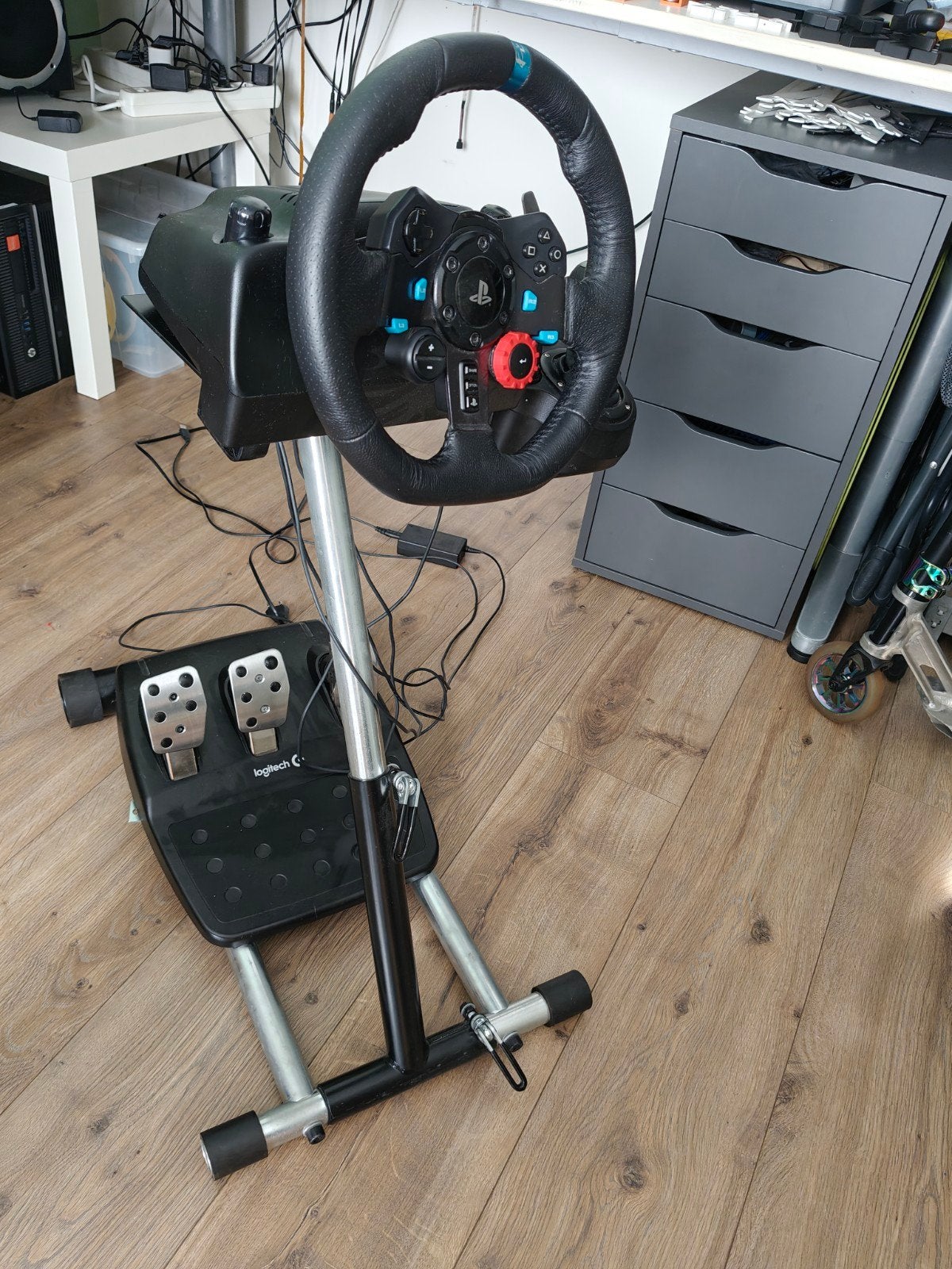 Logitech G29 racestuur met shifter en Wheel Stand Pro, Ophalen, Racestuur, Gebruikt, Force feedback