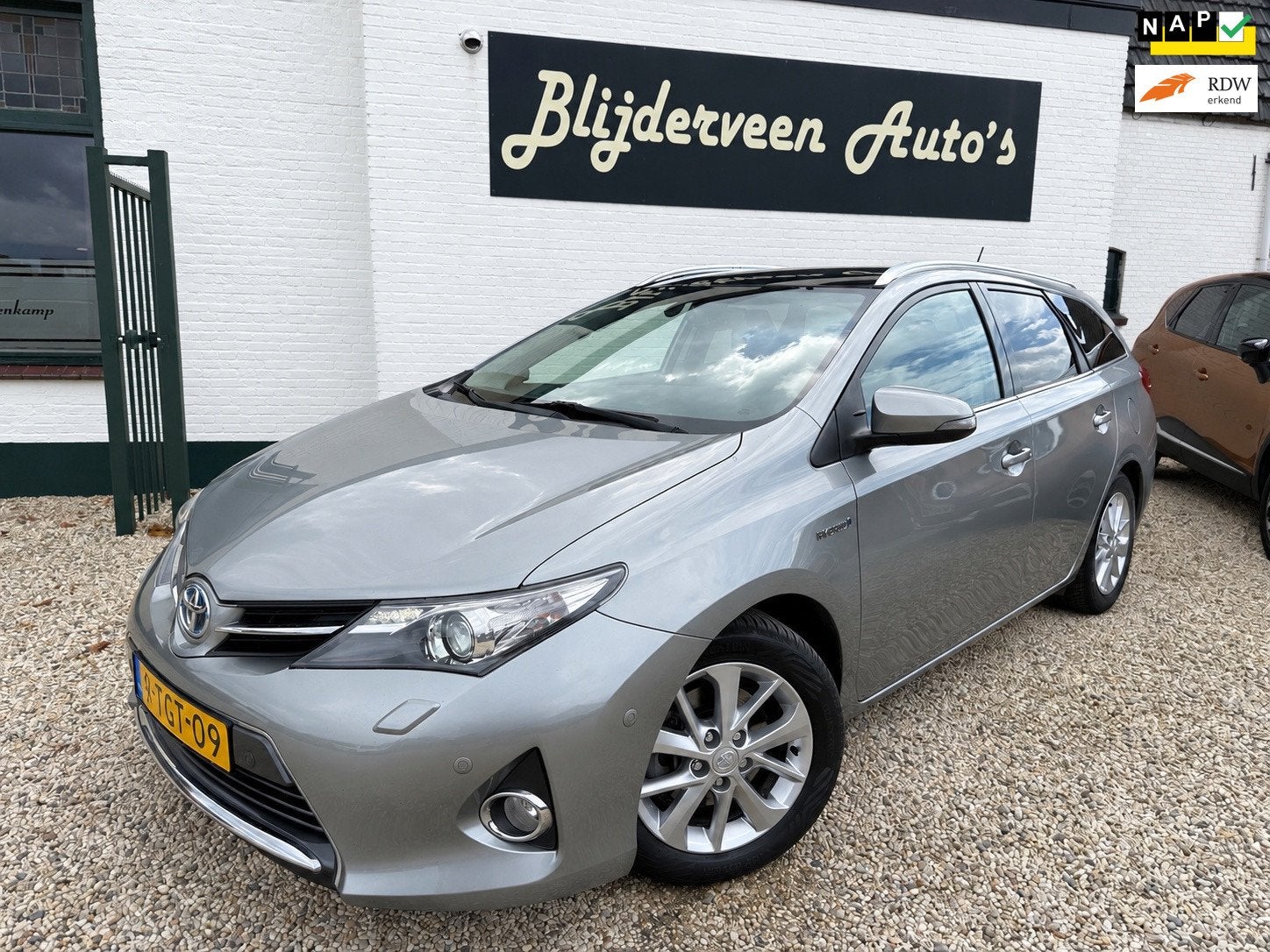 Toyota Auris Touring Sports 1.8 Hybrid Lease+ Pano | Camera, Stof, Gebruikt, Automatische klimaatregeling, Origineel Nederlands