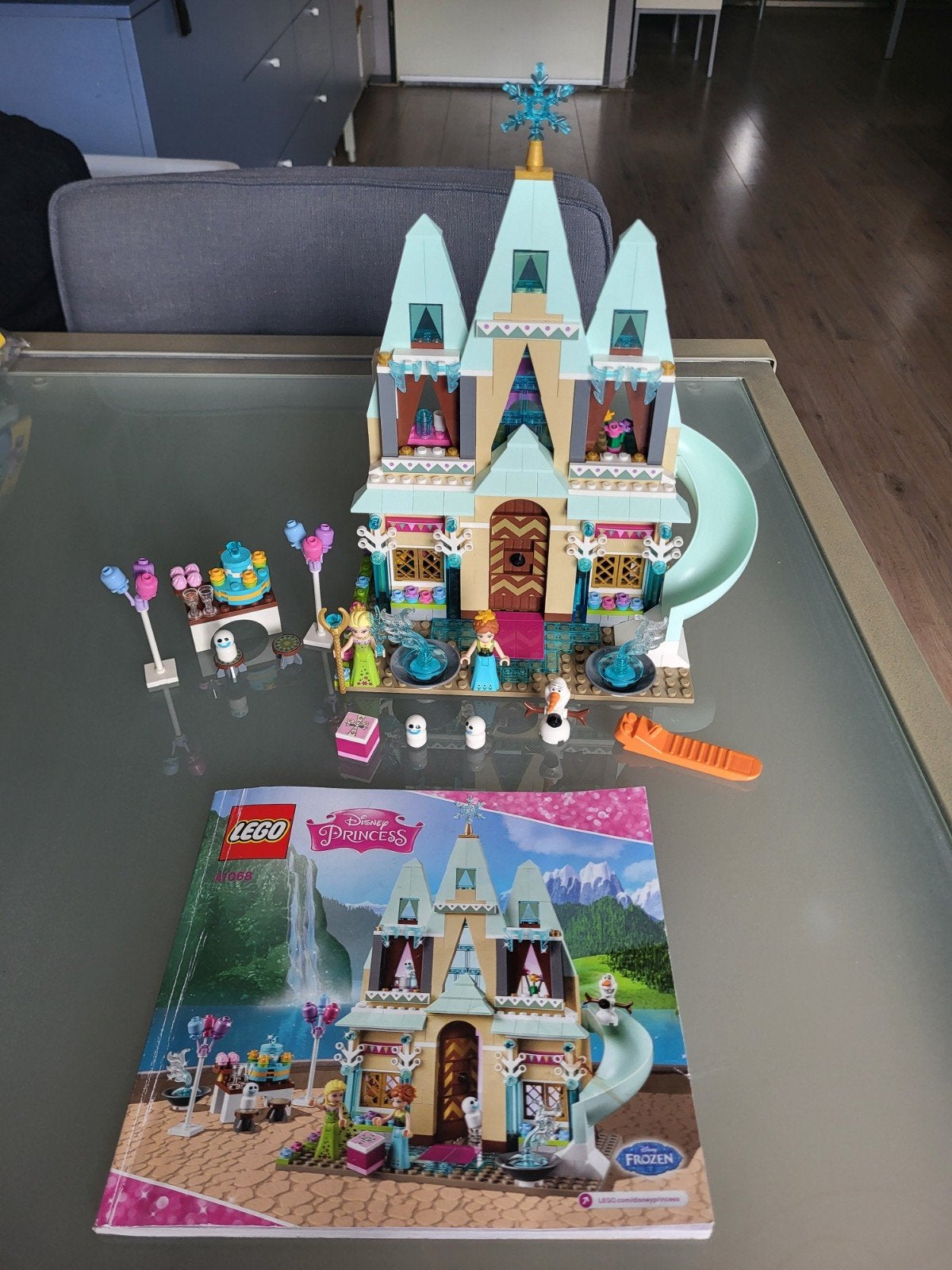 LEGO Disney Princess 41068 Arendelle Kasteel Feest, Kinderen en Baby's, Ophalen of Verzenden, Zo goed als nieuw, Lego
