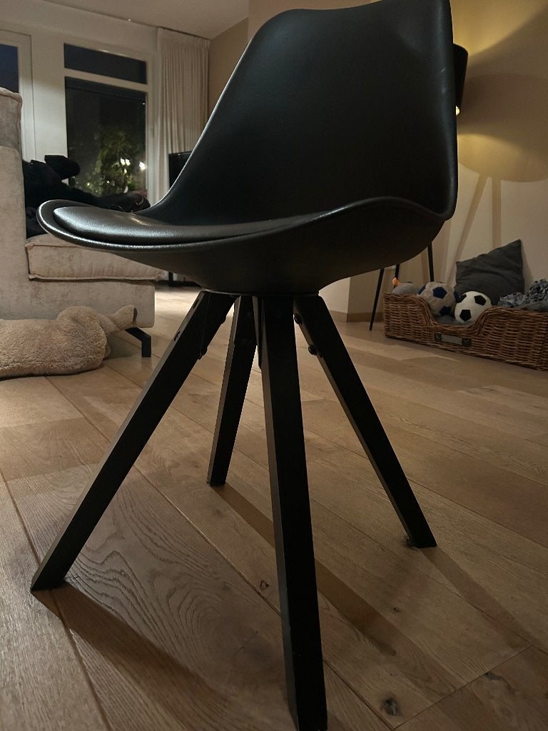 4 zwarte Stoelen, Huis en Inrichting, Stoelen, Ophalen, Gebruikt, Hout, Zwart